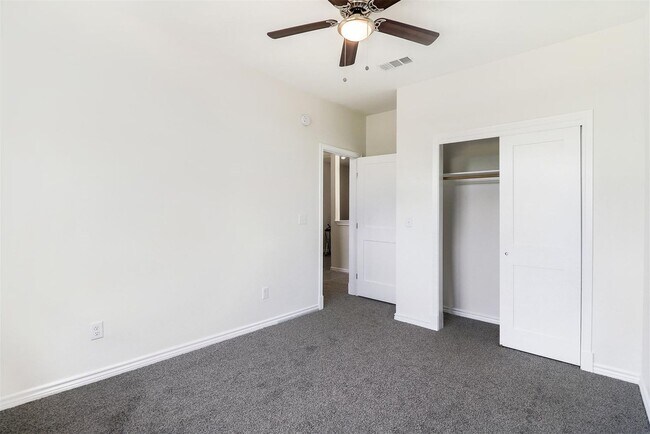 Building Photo - Charming 3-Bedroom Townhome near Lake Tawa...