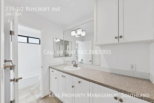 Building Photo - 239 Roycroft Ave