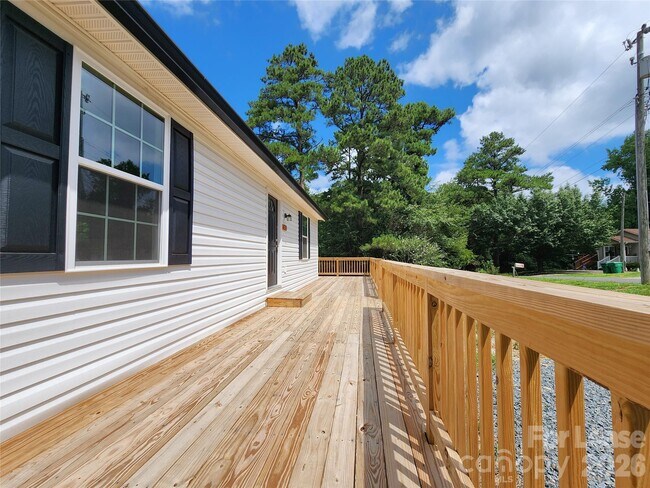 Building Photo - 431 Eastover Ave