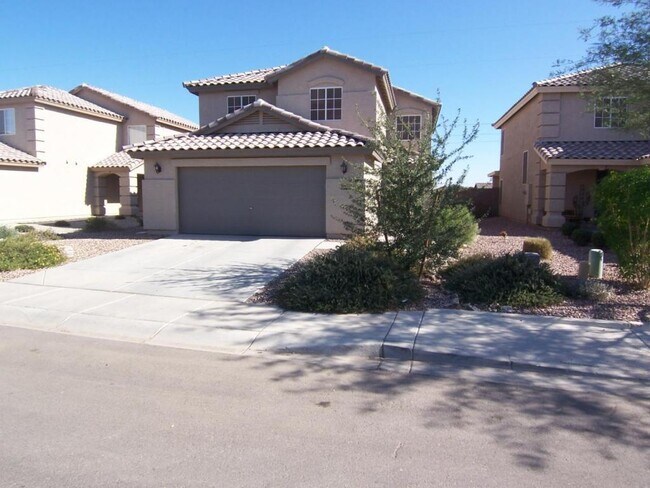 Building Photo - Amazing 4 bedrooms, 3 bathrooms house in P...