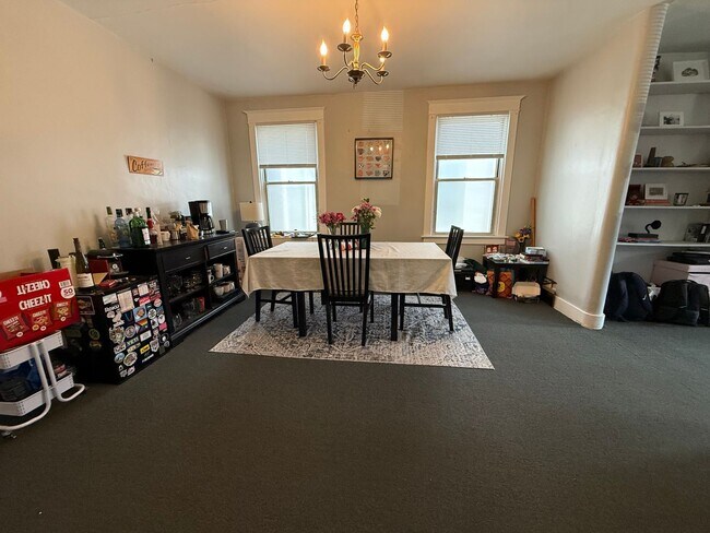 Building Photo - 5921-5923-5923 Nicholson St