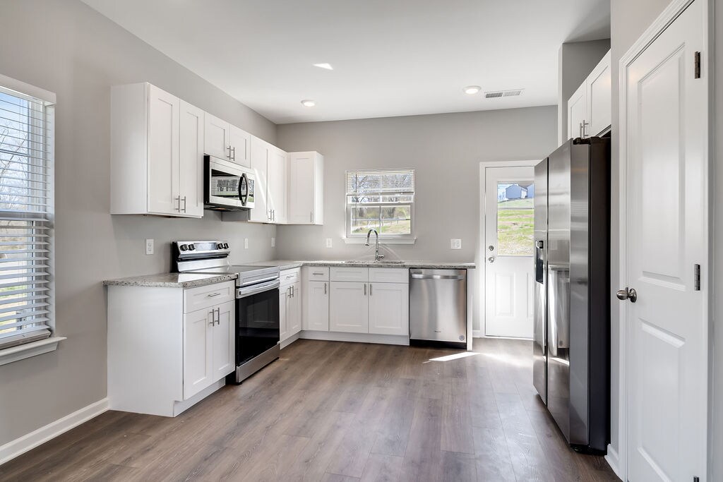 Building Photo - 348 Kristen Ct