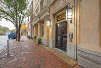 Building Photo - 212 E Clay St