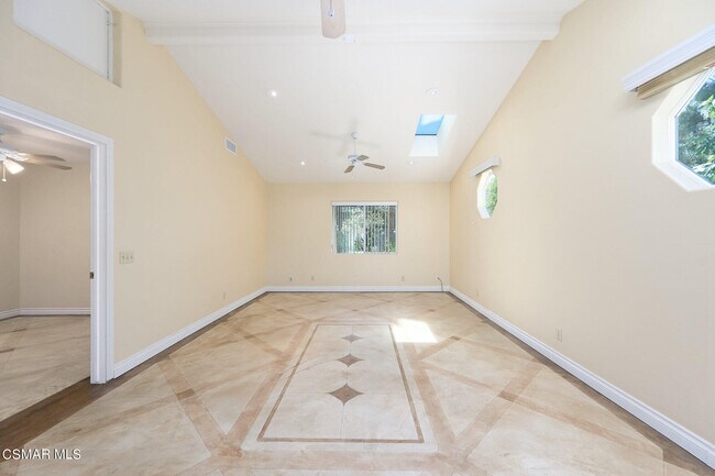 Building Photo - 208 Deerwalk Pl