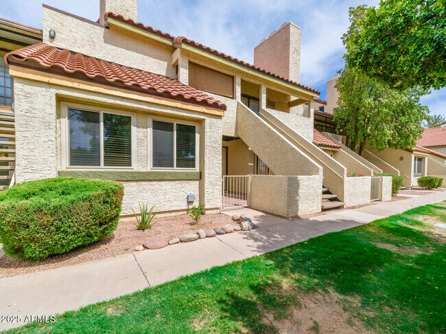 Primary Photo - 30 E Brown Rd