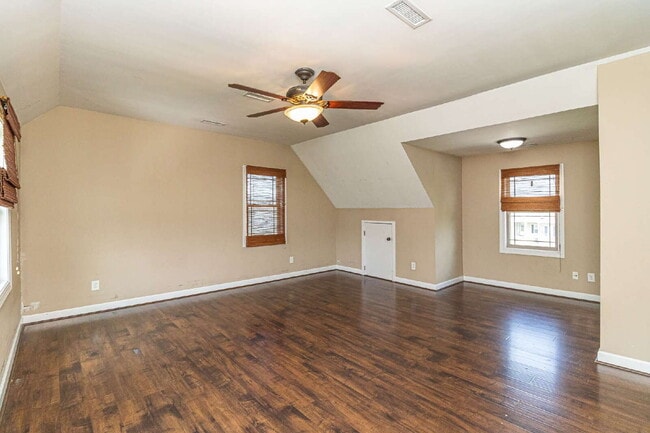 Building Photo - Spacious 2-Story in Pikeville! 3 BR | 2.5 BA w/ Bonus Room *Lawn Care / Trash Included*