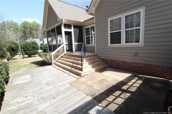 Building Photo - 7124 Blue Juniper Ct