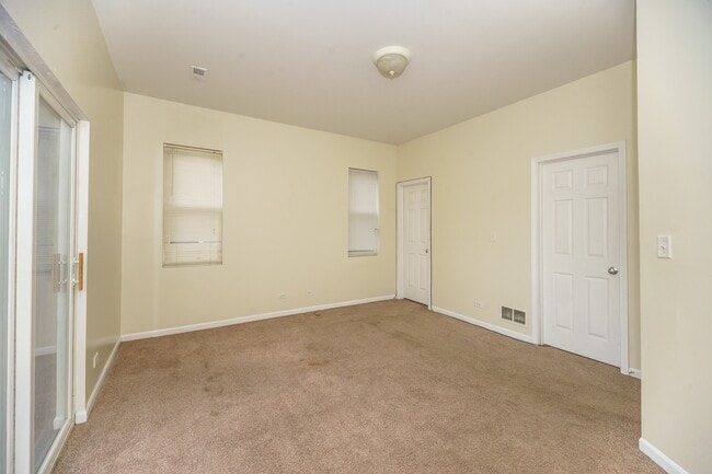 Building Photo - 4433 S Calumet Ave