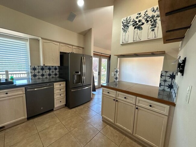 Building Photo - 2860 Brittania Ct