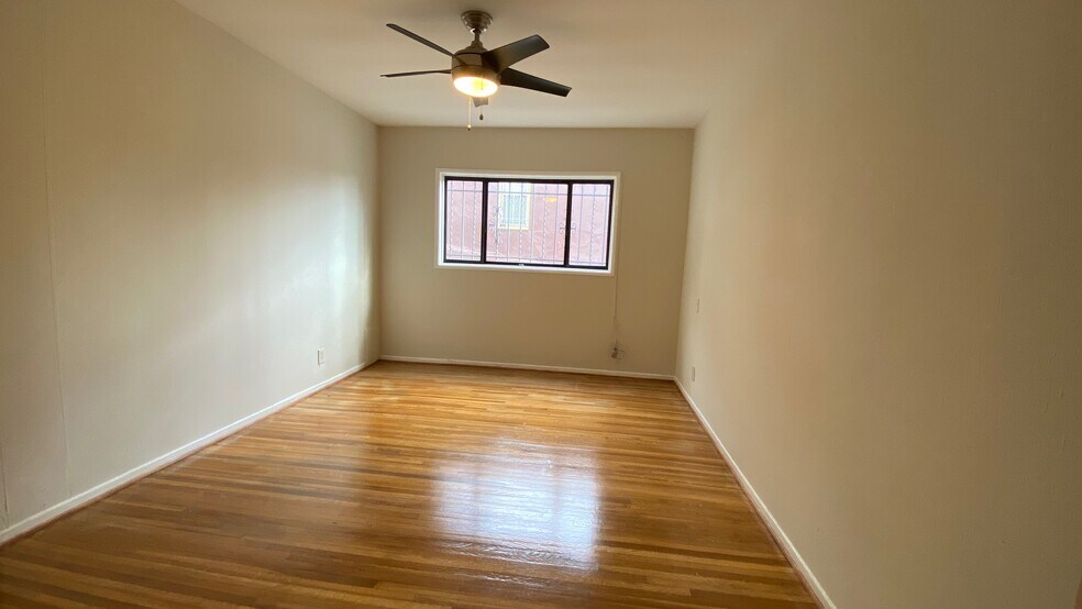 Building Photo - 4425 Maplewood Ave