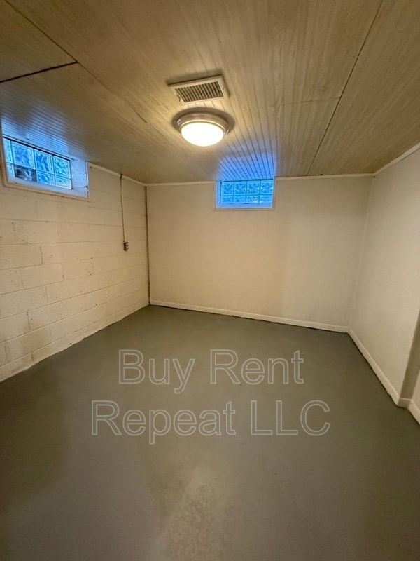 Building Photo - 22847 Panama Ave