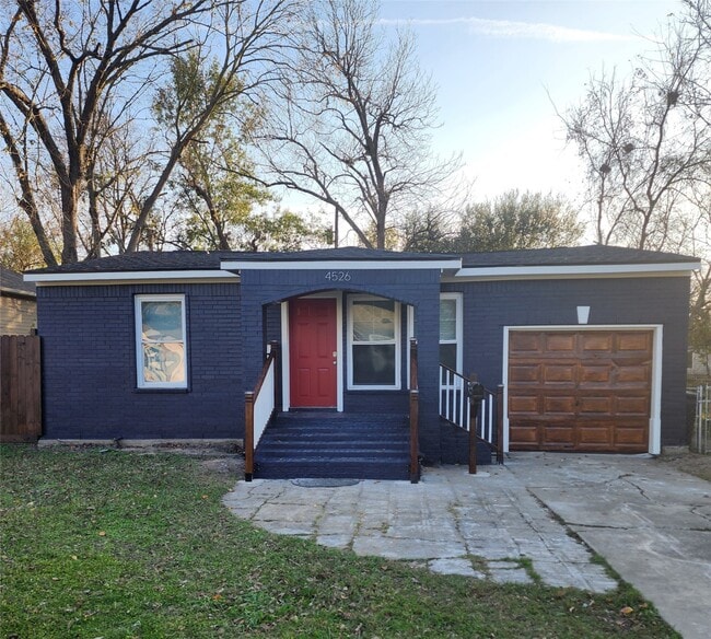 Building Photo - 4526 Kingsbury St