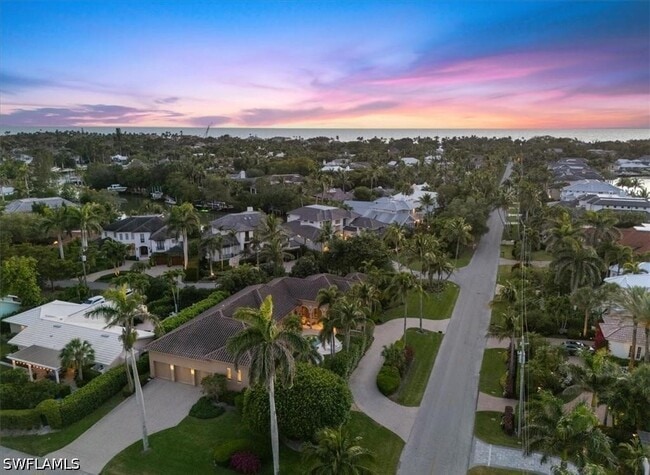 Building Photo - 550 21st Ave S