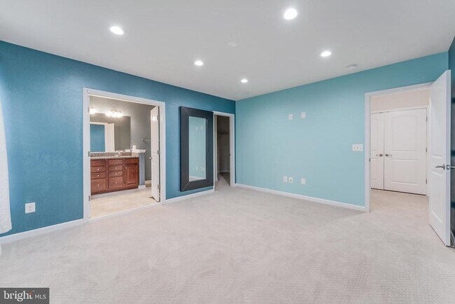 Building Photo - 25367 Wakestone Park Terrace