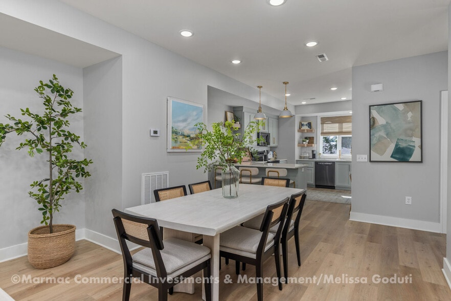 Building Photo - 154 N Poplar St