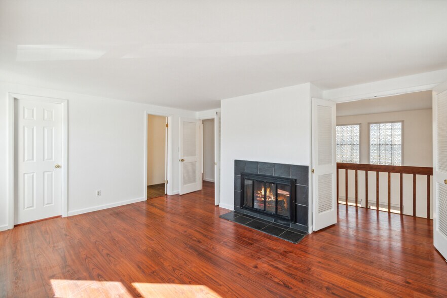 Building Photo - 1200 S Monaco Street Pky