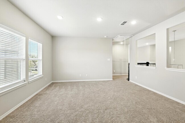 Building Photo - 1610 Rosedale Dr