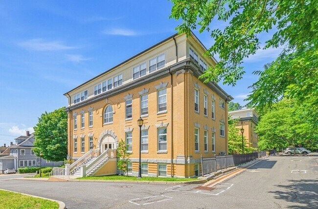 Building Photo - 145 Glenwood St