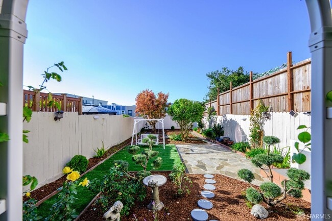 Building Photo - 2371 30th Ave