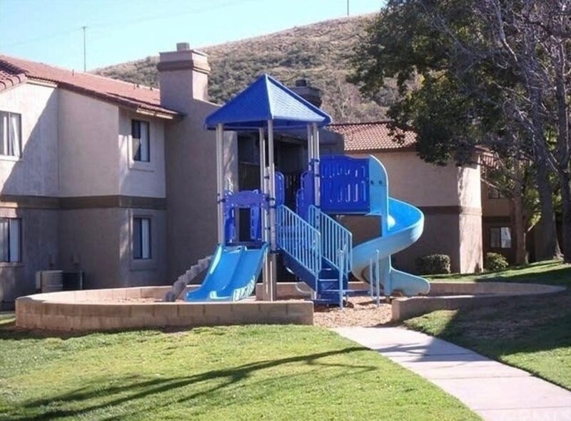 Building Photo - 1265 Kendall Dr