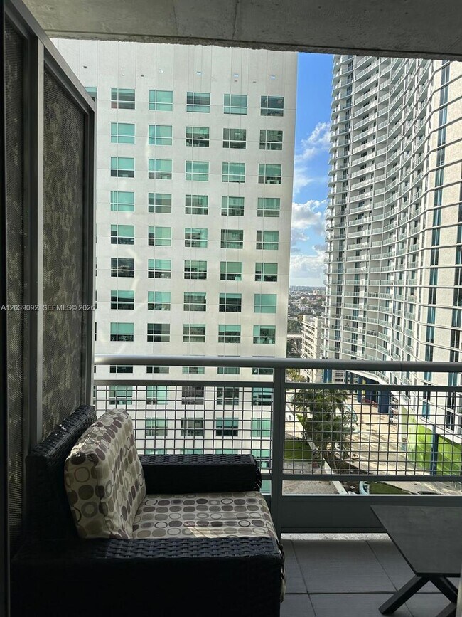 Building Photo - 690 SW 1st Ct