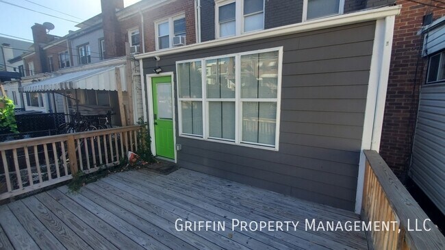 Building Photo - 821 20th St NE