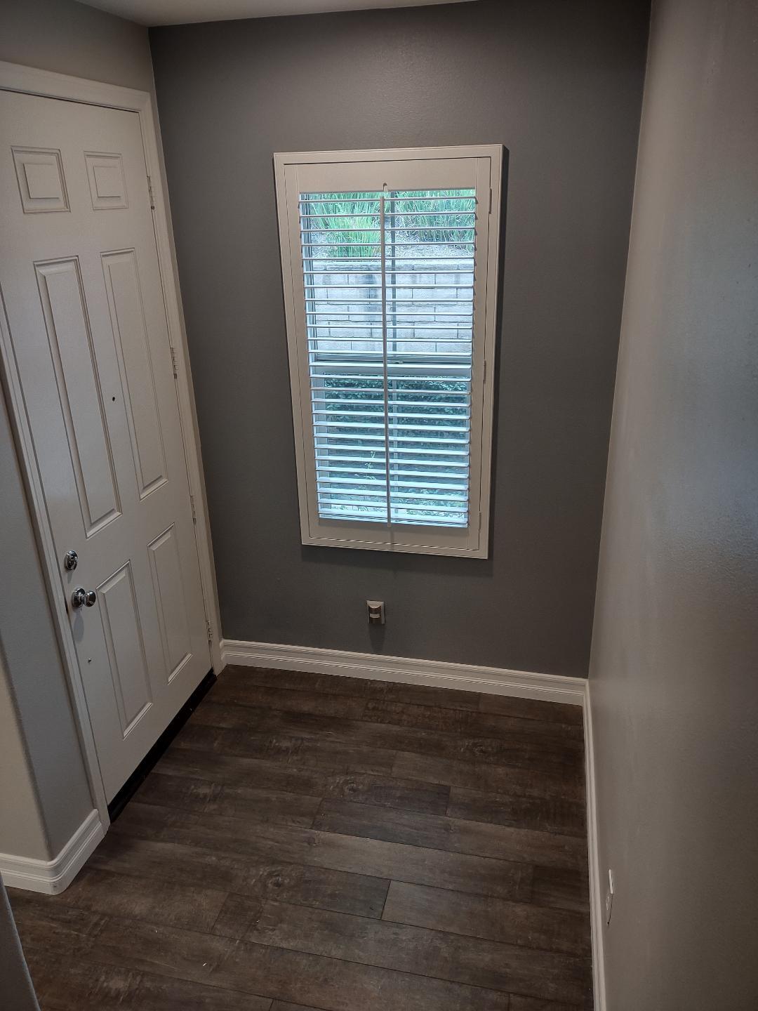 Building Photo - 982 Sweetbriar Ln