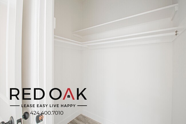 Building Photo - 330 N Genesee Ave