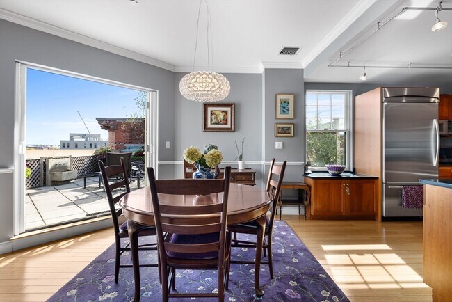 Building Photo - 10 Vernon St