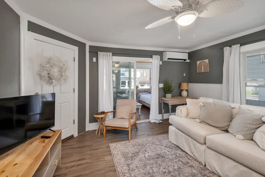 Building Photo - 9 Cole St