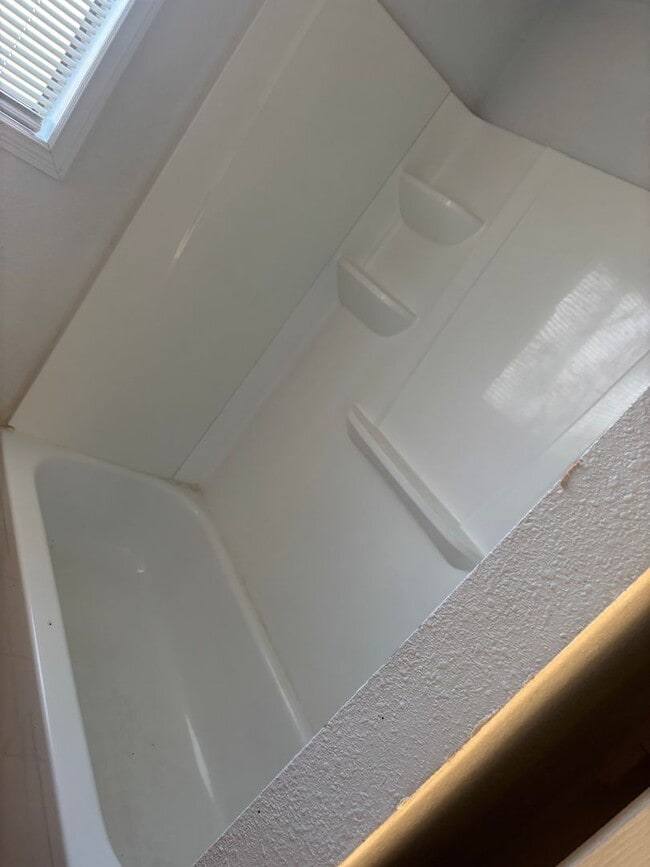 Building Photo - SFH B 107 - Wilson Lane Duplex