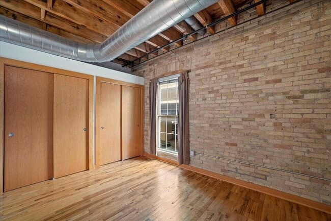 Building Photo - 418 N 3rd St