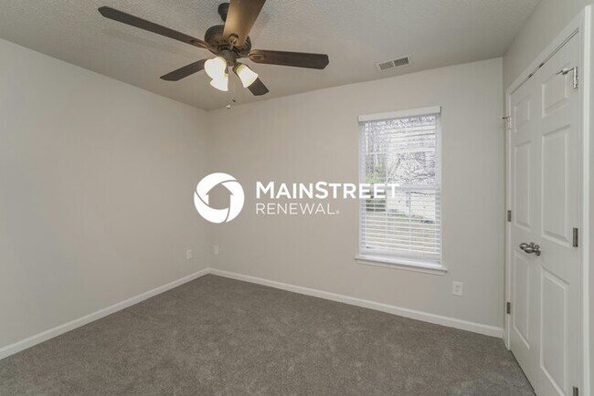 Building Photo - 3 Bedroom Pet-Friendly Home in Mooresville, NC with Main Street Renewal