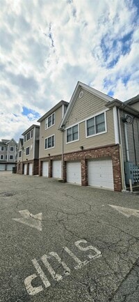 Building Photo - 280 Grand Ave