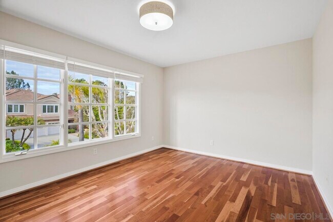 Building Photo - 4745 Finchley Terrace