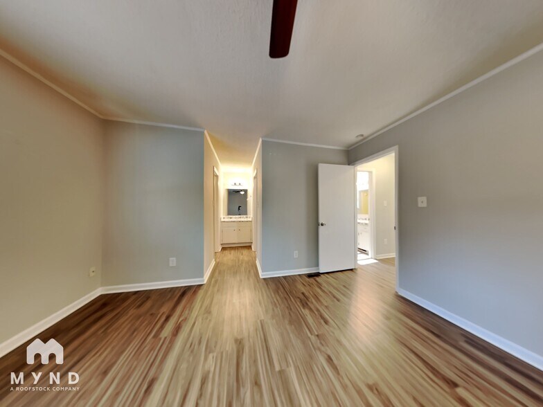 Building Photo - 108 Wellington Dr