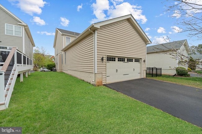 Building Photo - 15119 Kroll Ln