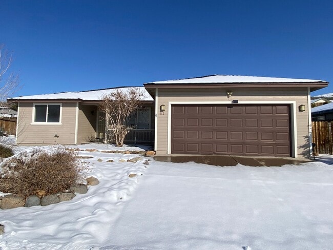 Building Photo - 3/2/2 Home in Pine View Estates, Gardnerville