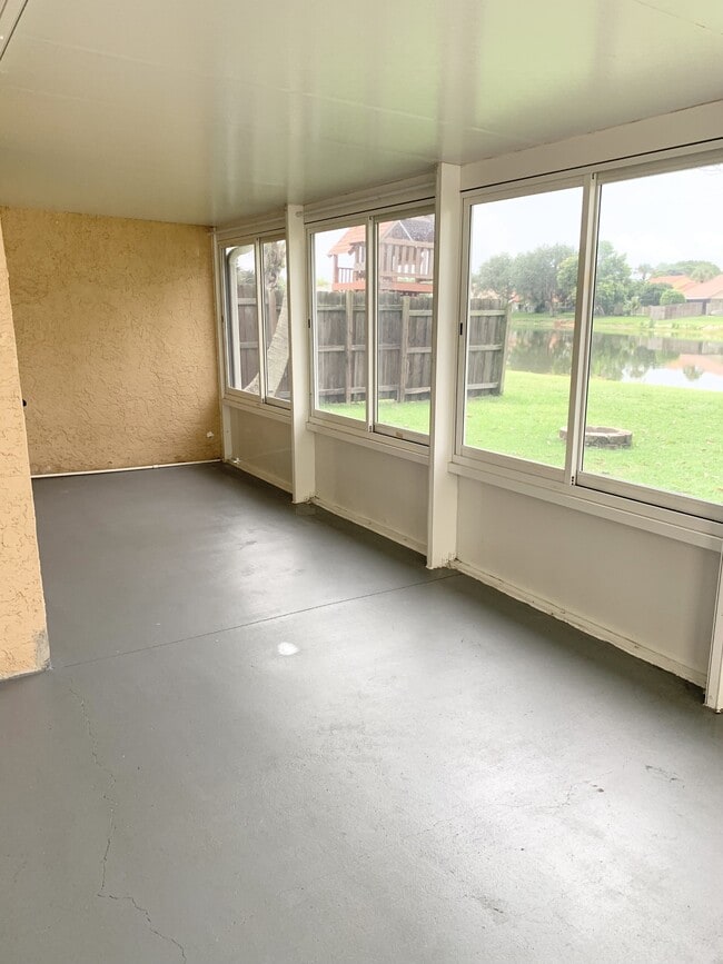 Building Photo - 6224 Country Fair Cir