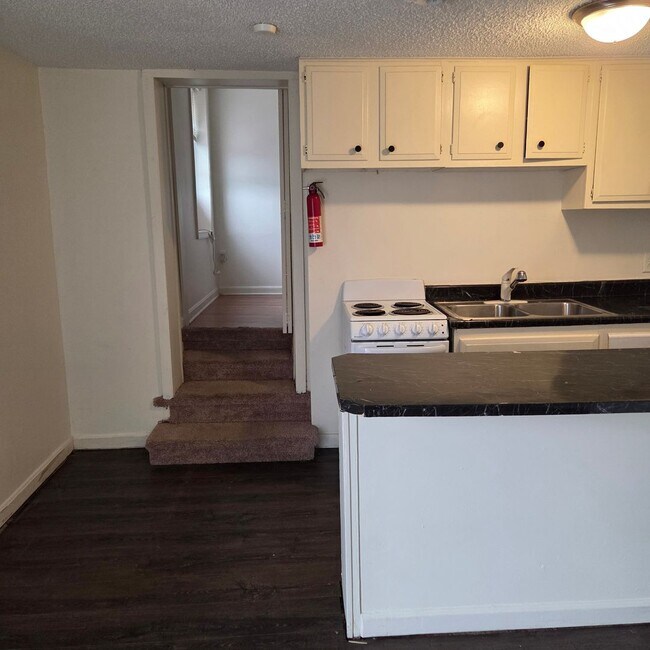 Building Photo - Welcome to Smryna!