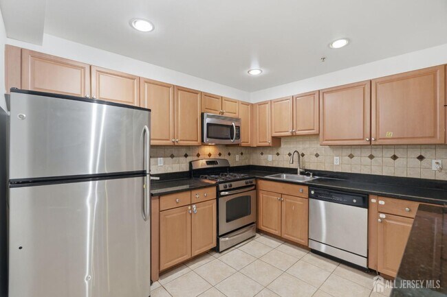 Building Photo - 116 Chariot Ct