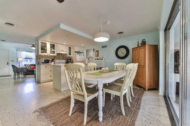 Building Photo - 141 Beau Rivage Dr