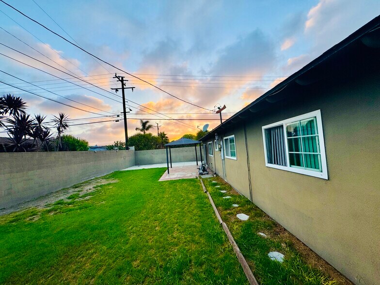 Building Photo - 6502 Edgemont Dr