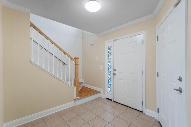 Building Photo - 747 Majestic Dr