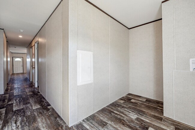 Building Photo - 3221 Willow Ln