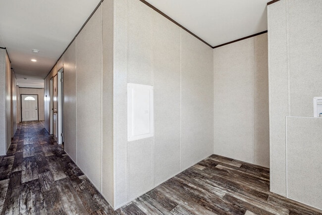 Building Photo - 3945 Deadwood Dr N