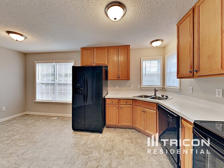 Building Photo - 907 S Philwood Ct