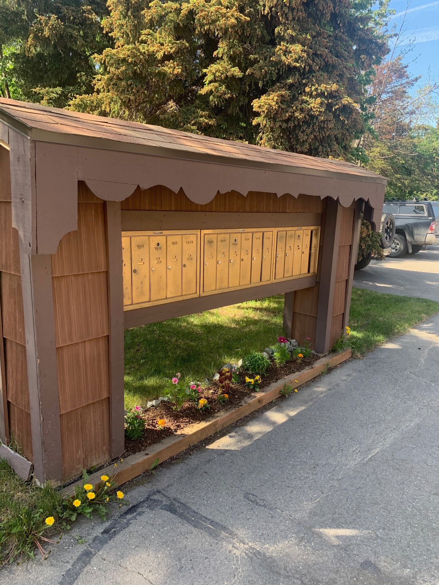 Mailboxes - 4806 Mills Dr