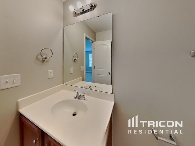 Building Photo - 12 Stoud Cir