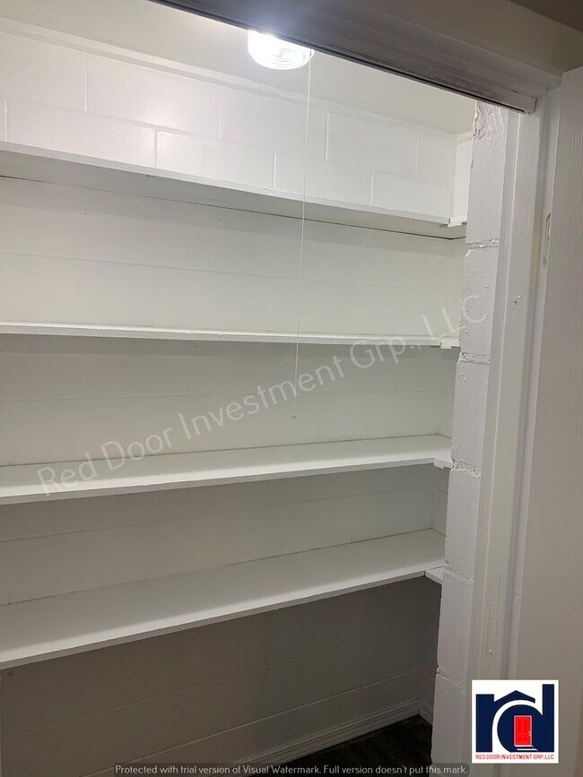 Building Photo - 2 Bedroom 1.5 Bath in the Heart of Downtown Deland~Available Now~